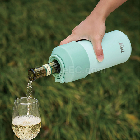 Customization Portable Outdoor Sports Bottle For Keeping Beverage Bottles Cool Promotional Products